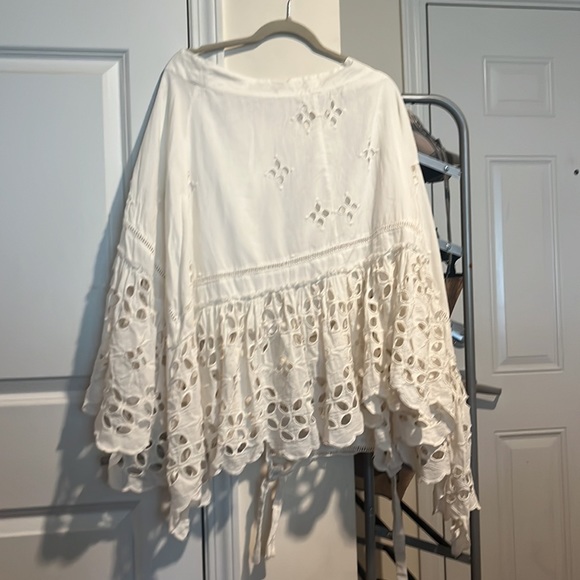 This is a gorgeous skirt set. It no longer fits me. - Picture 2 of 5